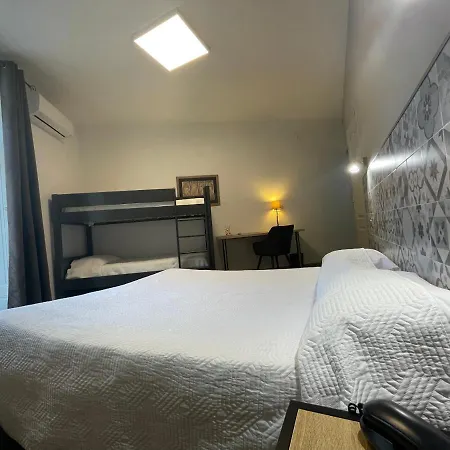 Mistral Comédie Saint Roch Hotel 2*