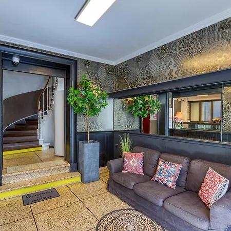 Отель Mistral Comedie Saint Roch 2*