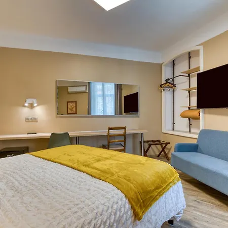 Mistral Comedie Saint Roch 2*