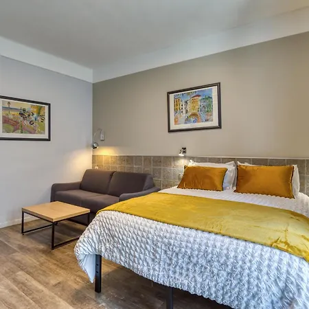 Mistral Comedie Saint Roch 2* Монпелье