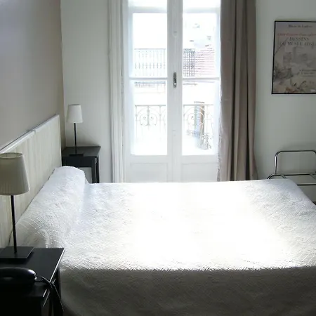 Отель Mistral Comedie Saint Roch 2*