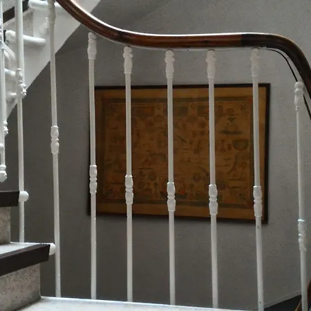 Mistral Comedie Saint Roch Монпелье