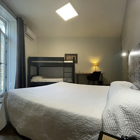 Mistral Comedie Saint Roch 2* Монпелье