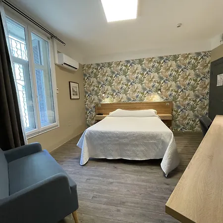 Mistral Comedie Saint Roch 2*