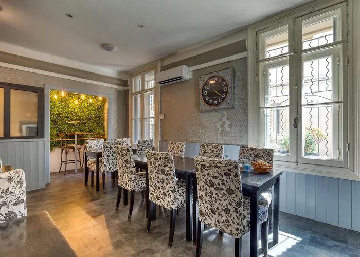 Hotel Mistral Saint Roch 2* Монпелье