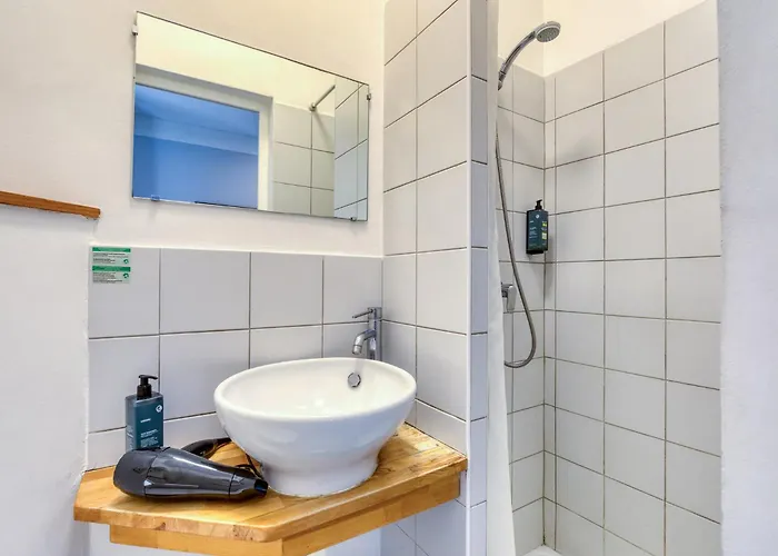 Отель Hotel Mistral Saint Roch Монпелье