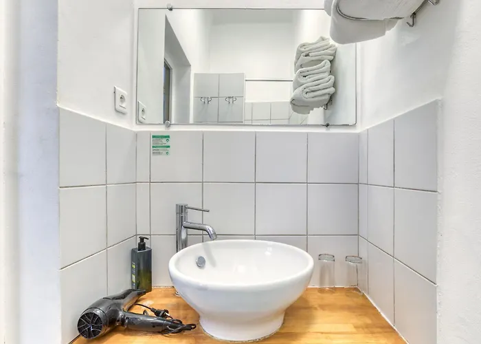 Hotel Mistral Saint Roch Отель 2*