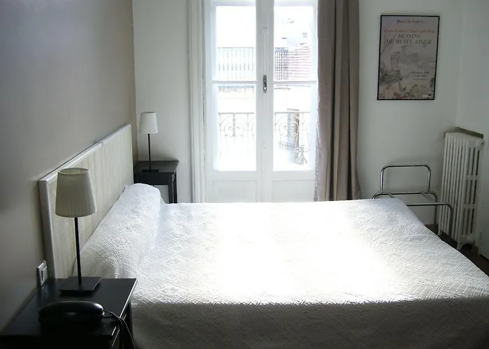 Отель Hotel Mistral Saint Roch 2*